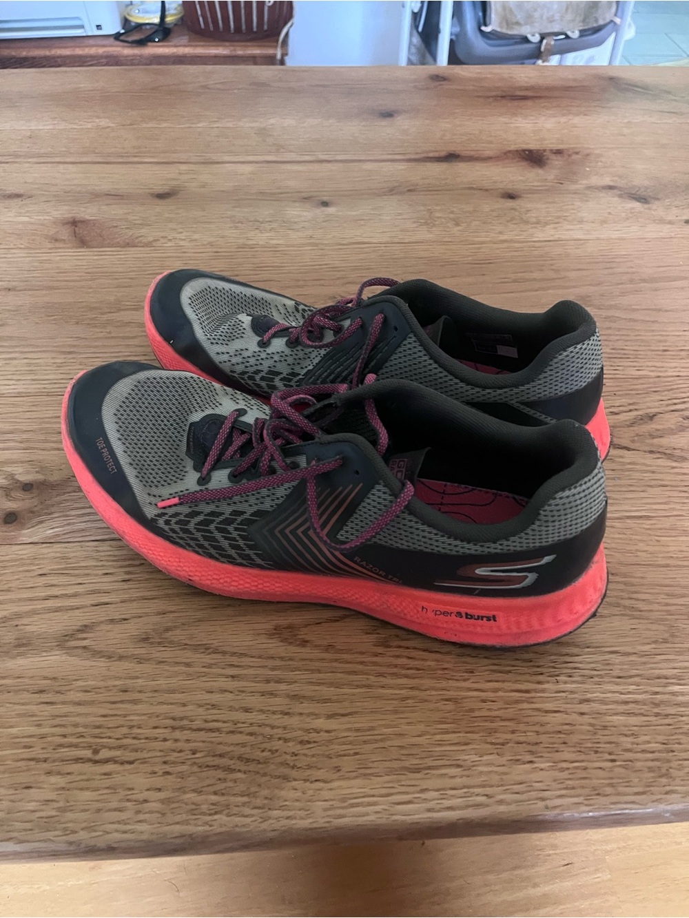 Men’s Skechers Gray & Coral Athletic Running Sneakers